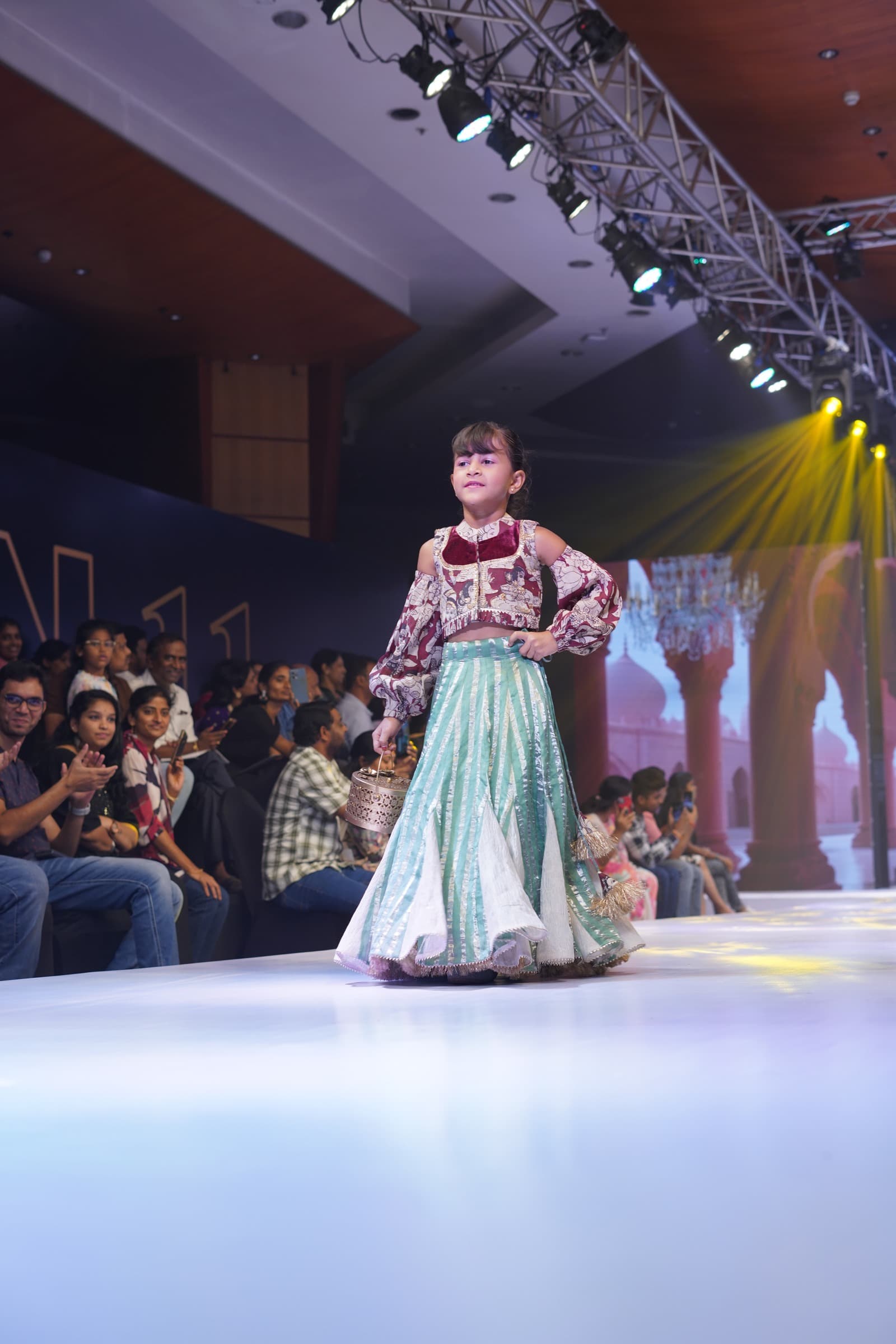 RUNWAY SHOW